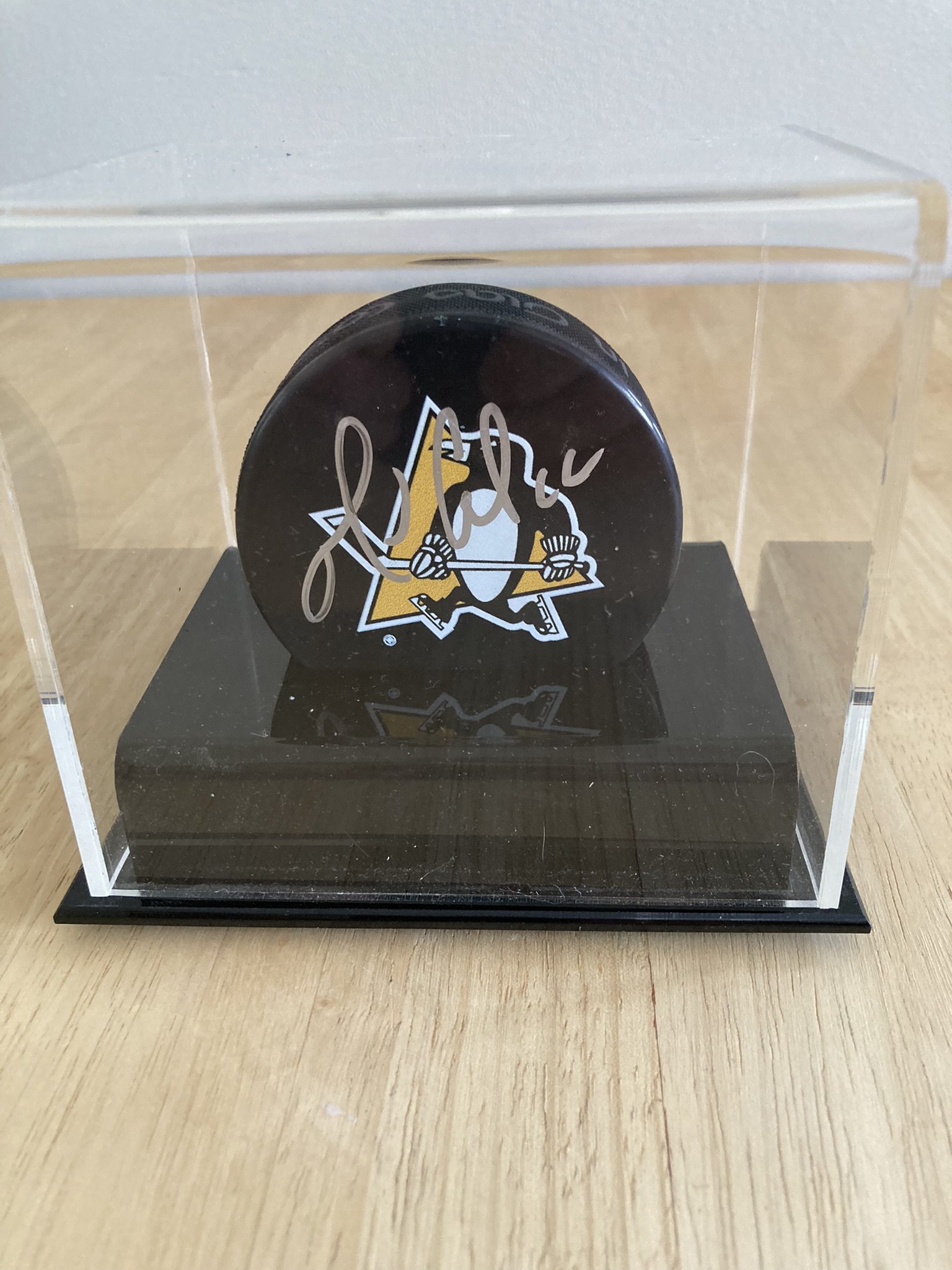 Mario Lemieux signed hockey puck